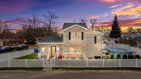 57 Pacific Blvd, Keyport, NJ 07735