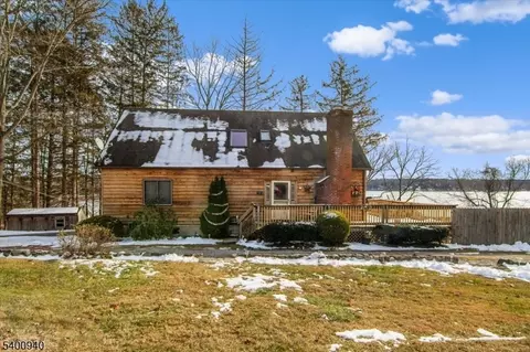 909 Lotus Ter, Newton, NJ 07860