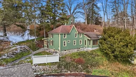 737 Water St, Belvidere, NJ 07823