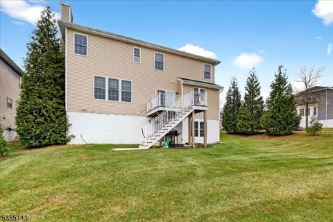 17 Comstock Ln, Skillman, NJ 08558 photo 4