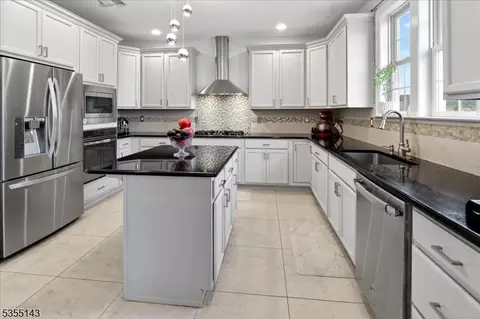 17 Comstock Ln, Skillman, NJ 08558 photo 14