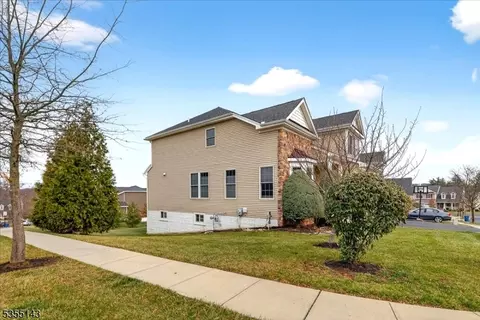 17 Comstock Ln, Skillman, NJ 08558 photo 2
