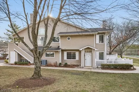 67 Bentley Ct, Bedminster, NJ 07921