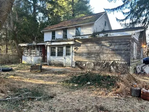 38 S Polktown Rd, Hampton, NJ 08827