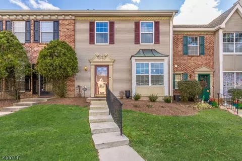 3302 Pinhorn Dr, Bridgewater, NJ 08807