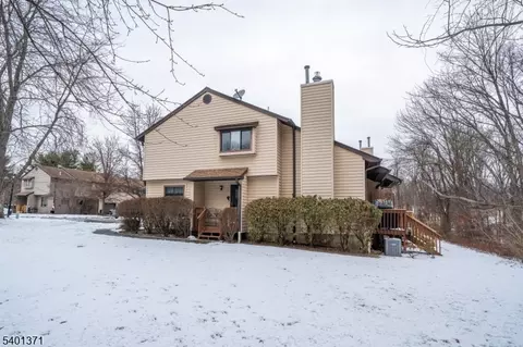 44 Sparrow Cir, Newton, NJ 07860