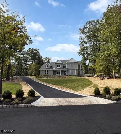 3 Bristol Ridge Rd, Boonton, NJ 07005