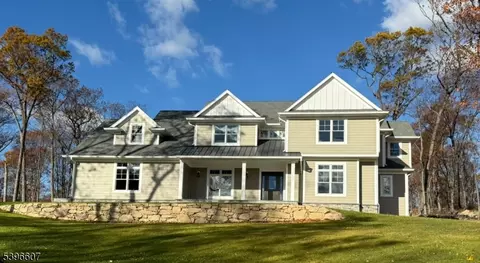 3 Bristol Ridge Rd, Boonton, NJ 07005