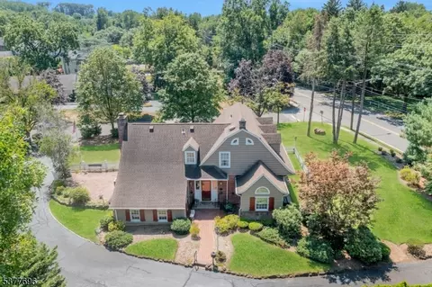 174 Paramus Rd, Paramus, NJ 07652