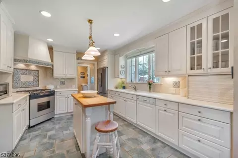 174 Paramus Rd, Paramus, NJ 07652 photo 10