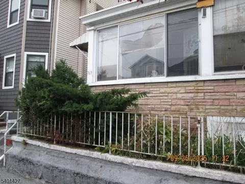 767 E 26th St, Paterson, NJ 07504