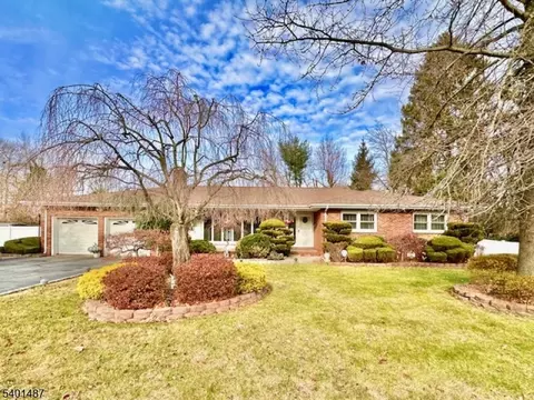 20 Gillen Dr, South Amboy, NJ 08879