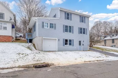 49 Sussex St, Newton, NJ 07860