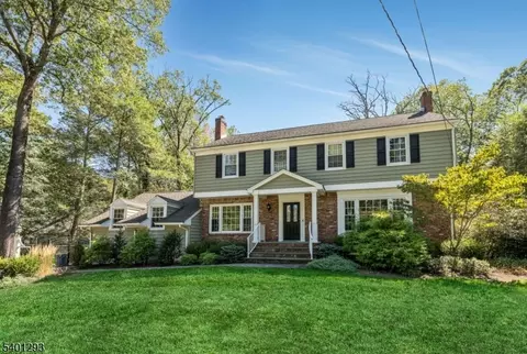 525 Pines Lake Dr, Wayne, NJ 07470