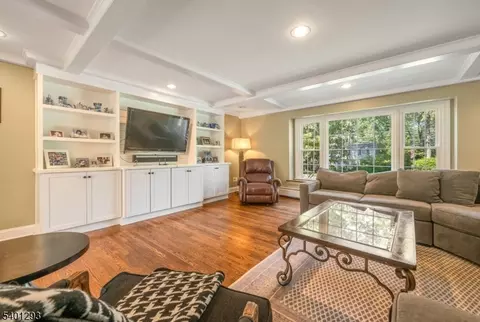 525 Pines Lake Dr, Wayne, NJ 07470 photo 6