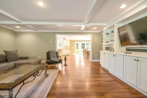 525 Pines Lake Dr, Wayne, NJ 07470 photo 9