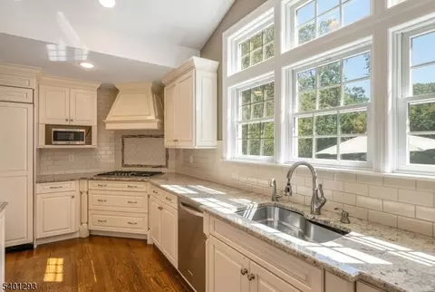 525 Pines Lake Dr, Wayne, NJ 07470 photo 16