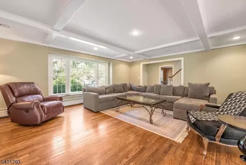 525 Pines Lake Dr, Wayne, NJ 07470 photo 7