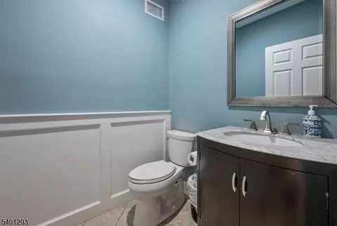 525 Pines Lake Dr, Wayne, NJ 07470 photo 21