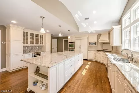 525 Pines Lake Dr, Wayne, NJ 07470 photo 15