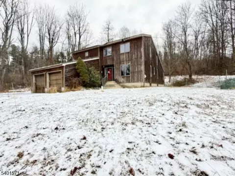 64 W Quarry Rd, Belvidere, NJ 07823