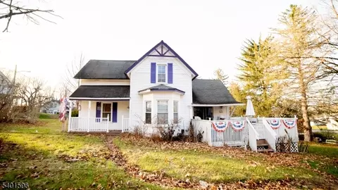 21 Edison Ave, Ogdensburg, NJ 07439