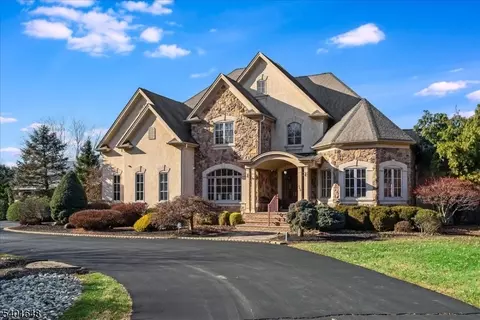 240 Oak Grove Rd, Pittstown, NJ 08867