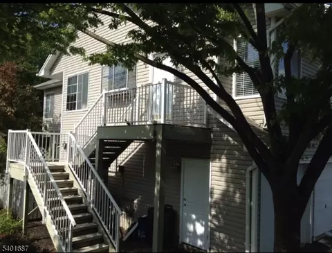 16 Stevens Ct, Bedminster, NJ 07921