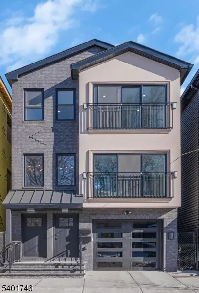 11 Voorhees St, Newark, NJ 07108