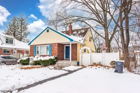 14 Hudson St, Bergenfield, NJ 07621