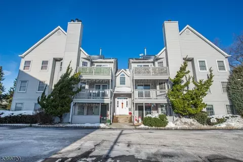 19 Crystal Ln #19, Paterson, NJ 07501
