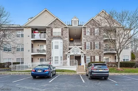 158 Barrister Dr #158, Butler, NJ 07405