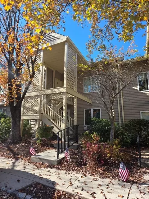 12 Troon Ter, Annandale, NJ 08801