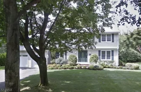 25 Ashburn Rd, Wayne, NJ 07470