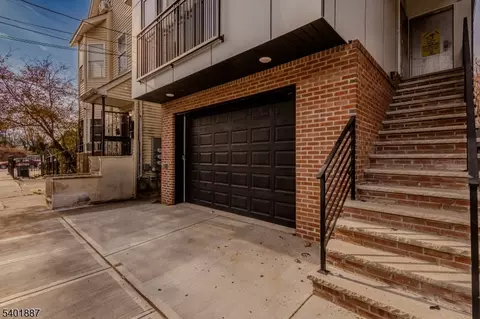 29 Kent St, Newark, NJ 07108