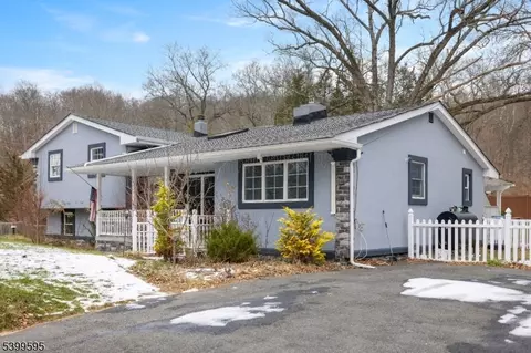 66 Silver Grove Rd, Stockholm, NJ 07460