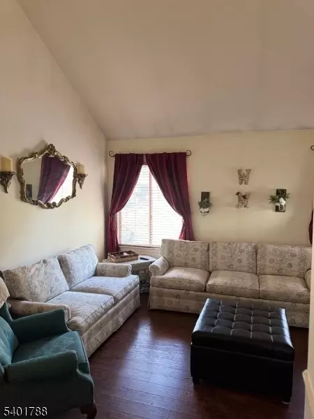 36 Stevens Ct, Bedminster, NJ 07921 photo 2
