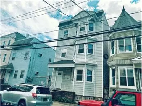 360 New St #3, Newark, NJ 07103