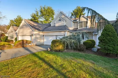 12 Hadley Ln, Wayne, NJ 07470