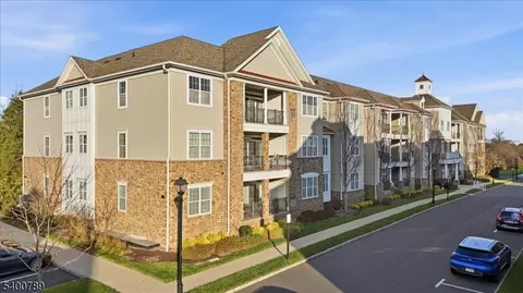 5301 Enclave Cir, Somerset, NJ 08873