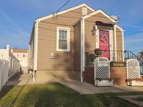 828 Smith St, Linden, NJ 07036