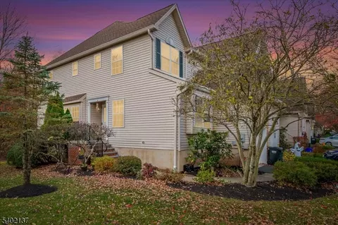 30 Dewitt Ln, Hillsborough, NJ 08844