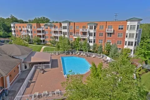 5405 Pointe Gate Dr, Livingston, NJ 07039