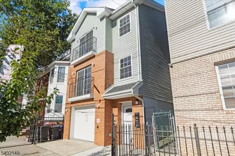 118 Oraton St, Newark, NJ 07104
