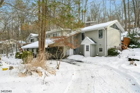 153 Forest Lake Dr, Byram Twp, NJ 07821