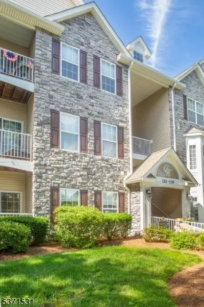 130 Barrister Dr #130, Butler, NJ 07405