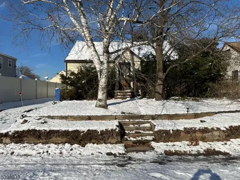 808 Tompkins Ave, South Plainfield, NJ 07080
