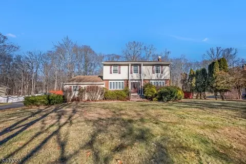 45 Parkview Dr, Succasunna, NJ 07876