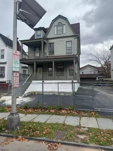 174 N 18th St, East Orange, NJ 07017