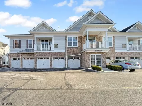 83 Brownstone Rd, Clifton, NJ 07013